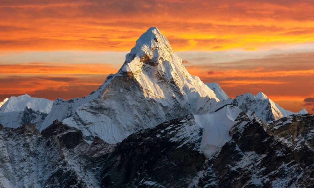 Mount Everest: The highest range of mountain in world